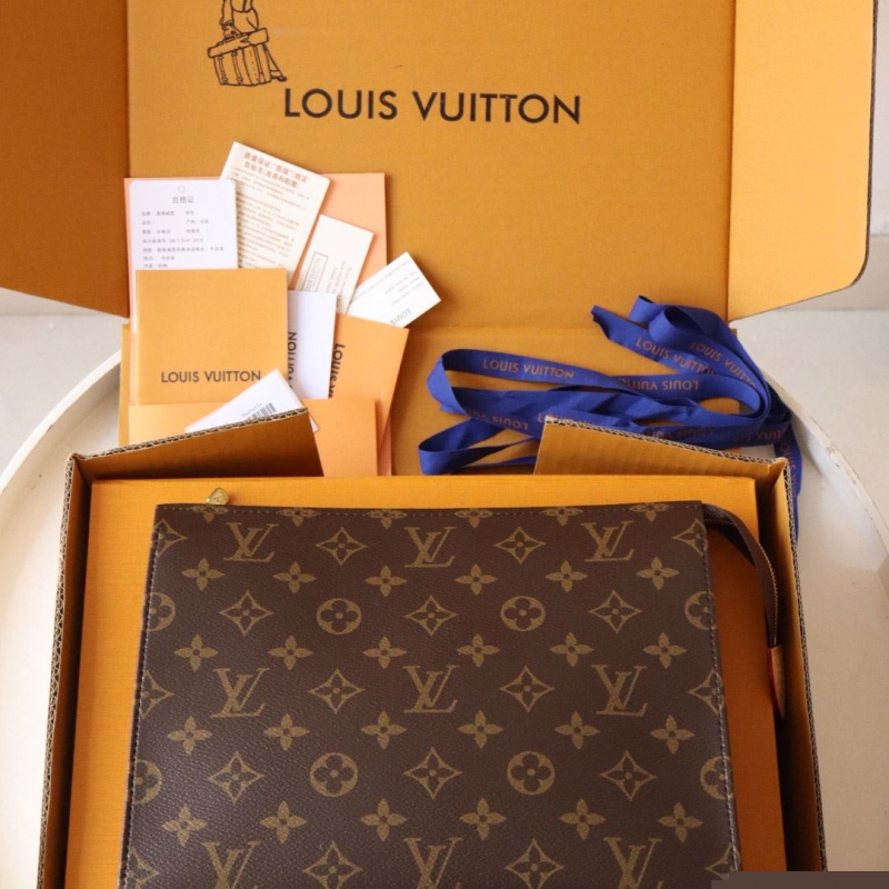 LV Clutch Bags